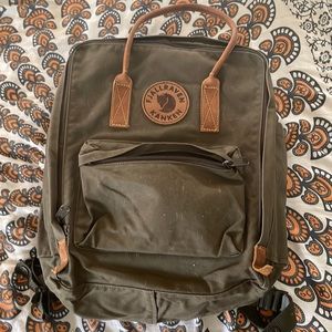 Fjallraven kanken original green